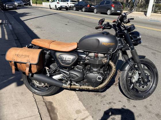 TRIUMPH SPEED TWIN 